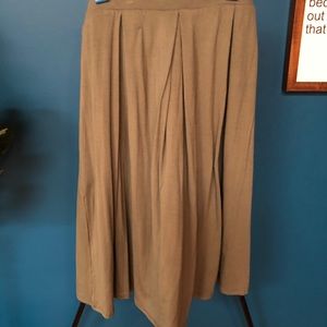 NWT jersey pleated skirt !